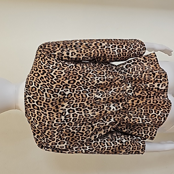 White & Black  Blouse leopard print 3/4 Sleeves Lightweight sheer  NWT - Picture 7 of 9